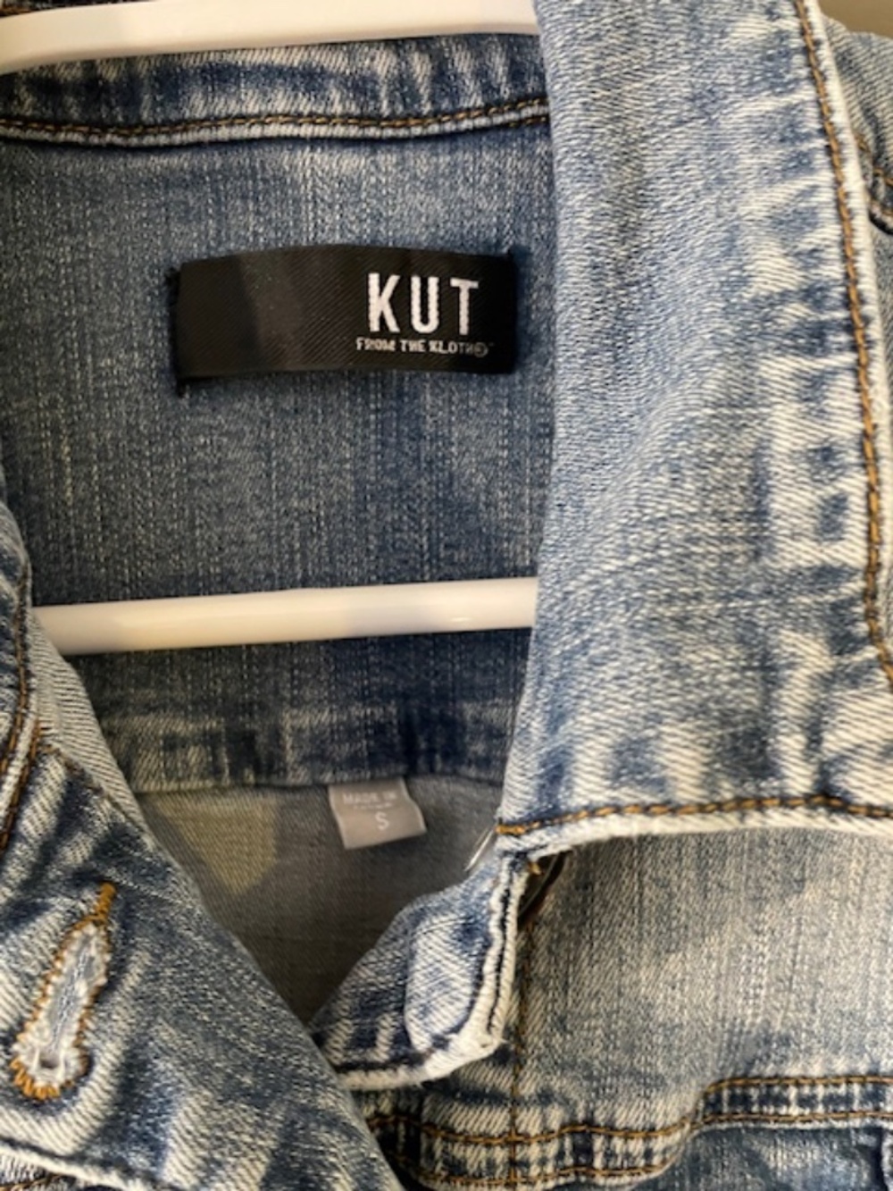 KUT from the Kloth Kara Denim Jacket Small Light Wash Raw Hem Cropped - Picture 2 of 7